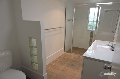 2/11 Emma St, Milton, QLD 4064