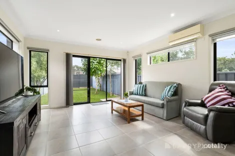 Property photo of 35A Warranilla Avenue Rosebud VIC 3939
