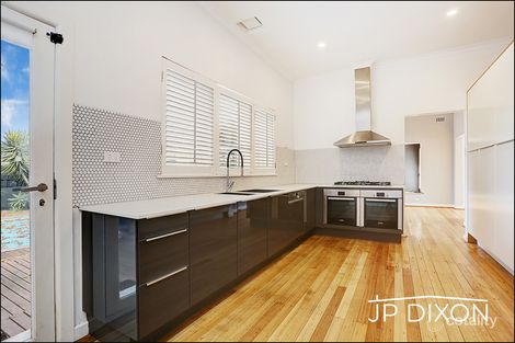 Property photo of 2 Rose Court Brighton VIC 3186
