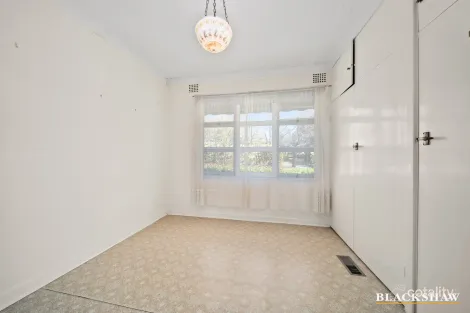 Property photo of 15 Hodgkinson Street Griffith ACT 2603