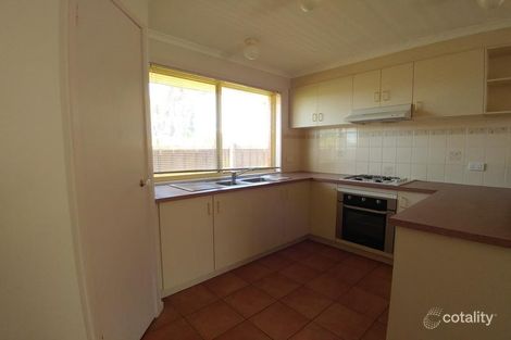 Property photo of 7 Bianchi Close Mill Park VIC 3082