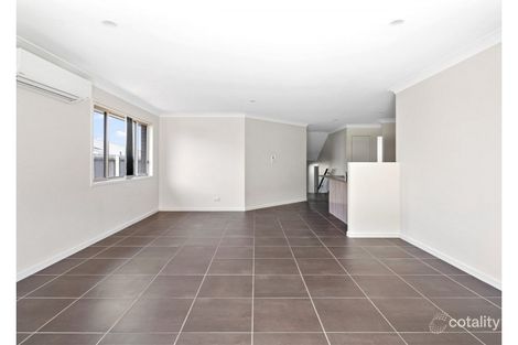 Property photo of 17 Geoffrey Miller Avenue Pimpama QLD 4209