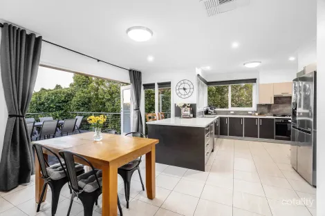 Property photo of 5 Buggyride Lane Chirnside Park VIC 3116