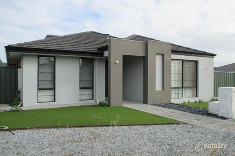 35 Maamba Rd, Wattle Grove, WA 6107
