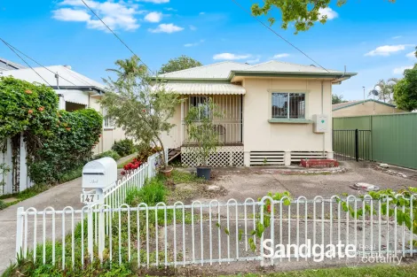 147 Oxley Ave, Woody Point, QLD 4019
