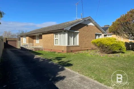 14 Mathilda St, Wendouree, VIC 3355