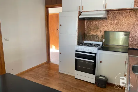 Property photo of 14 Mathilda Street Wendouree VIC 3355