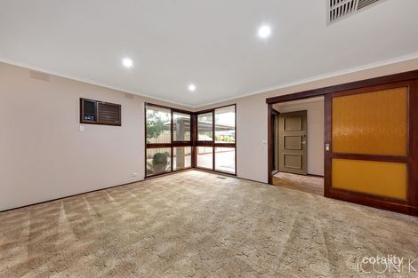 Property photo of 32 Whitley Crescent Craigieburn VIC 3064