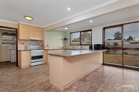 Property photo of 32 Whitley Crescent Craigieburn VIC 3064