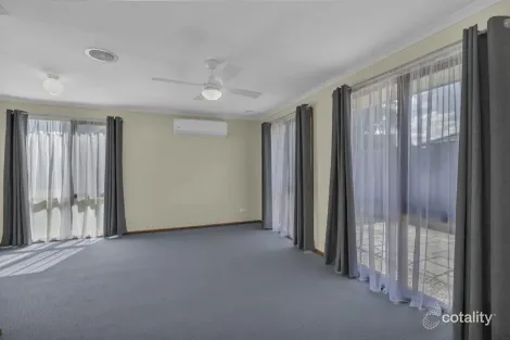 Property photo of 7 Jamie Close Cranbourne VIC 3977