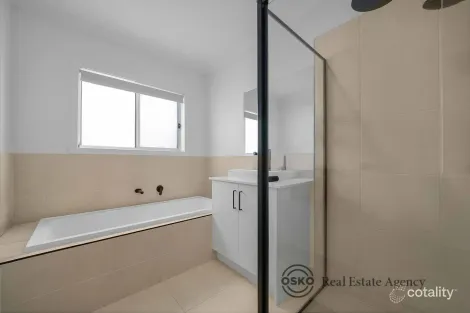 Property photo of 20 Gec Boulevard Fraser Rise VIC 3336