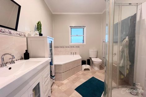 81 Sandalwood Ave S, Dalby, QLD 4405