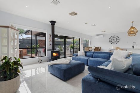 Property photo of 10 Normanby Chase Sandhurst VIC 3977