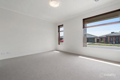 Property photo of 38 Lemon Myrtle Way Craigieburn VIC 3064