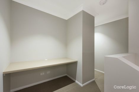 Property photo of 3/241D Mackenzie Street Centenary Heights QLD 4350