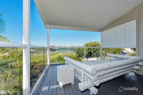 2 Hunter St, Burnett Heads, QLD 4670