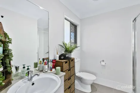 Property photo of 11 Wylie Way Urraween QLD 4655