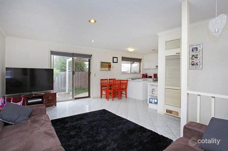 Property photo of 2/6 Oakfield Court Melton South VIC 3338