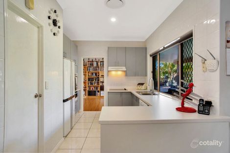 Property photo of 2 Hindmarsh Court Robina QLD 4226