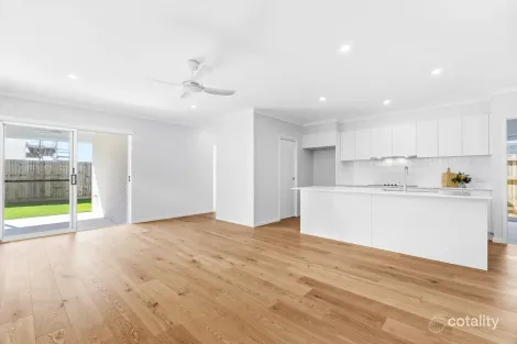 Property photo of 40 Tablelands Crescent Banya QLD 4551