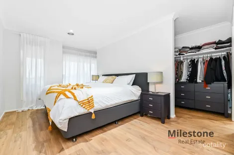 Property photo of 12 Drummond Street Clyde VIC 3978