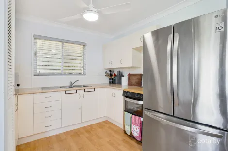 Property photo of 16 Sydney King Close Gracemere QLD 4702
