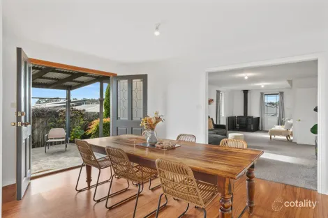 Property photo of 6 Mountain View Place Penguin TAS 7316