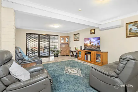 Property photo of 3 Cameron Crescent Kiama Downs NSW 2533