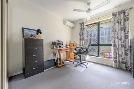 Property photo of 1 Markowitz Place Kirkwood QLD 4680
