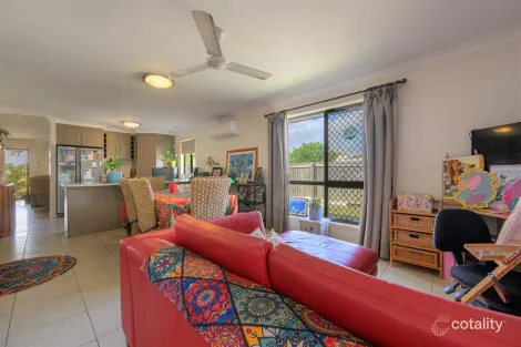 Property photo of 1 Markowitz Place Kirkwood QLD 4680