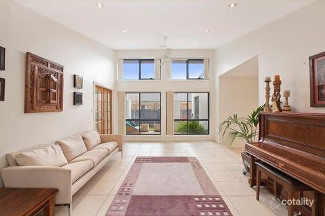Property photo of 27 Strayleaf Crescent Gungahlin ACT 2912
