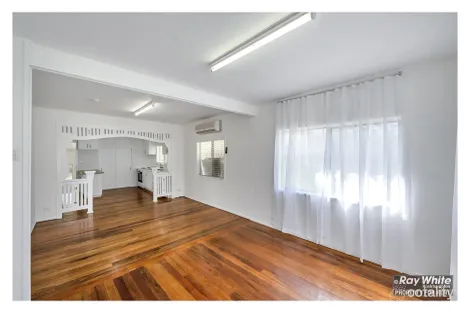 Property photo of 13 Beak Street Koongal QLD 4701