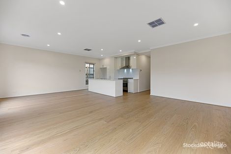 Property photo of 6 Leandon Avenue Wollert VIC 3750