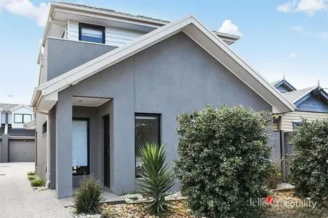 2/150 Woods St, Newport, VIC 3015