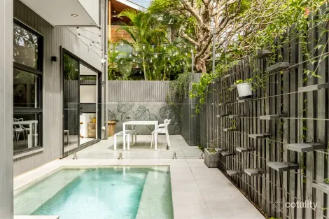 Property photo of 21 Oxley Lane New Farm QLD 4005