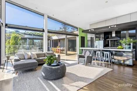 Property photo of 11 Clearwater Close Mount Martha VIC 3934