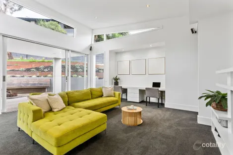 Property photo of 11 Clearwater Close Mount Martha VIC 3934