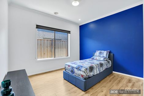 Property photo of 35 Raglan Circuit Point Cook VIC 3030