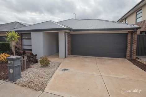 Property photo of 9 Maracana Circuit Strathtulloh VIC 3338