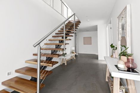 Property photo of 19 Heritage Court Macleod VIC 3085