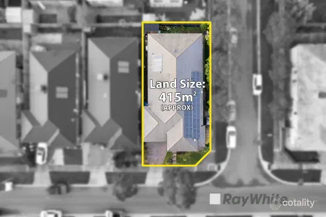 Property photo of 36 Mickleham Drive Cranbourne North VIC 3977