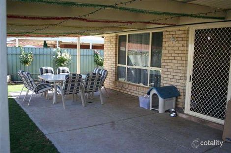Property photo of 10 Crestview Lane Hackham SA 5163