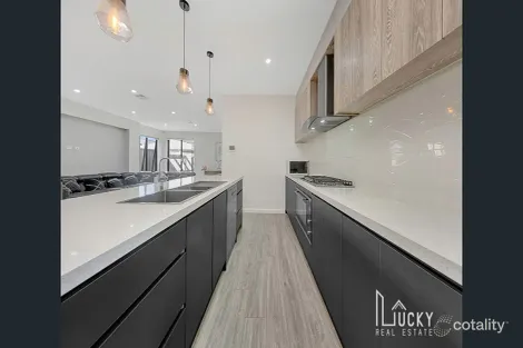 Property photo of 41 Ashbourne Boulevard Donnybrook VIC 3064