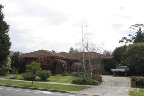 2 Bournevale Dr, Berwick, VIC 3806