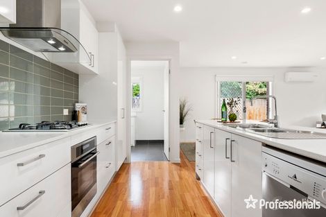 Property photo of 6 Wisteria Close Kilsyth VIC 3137