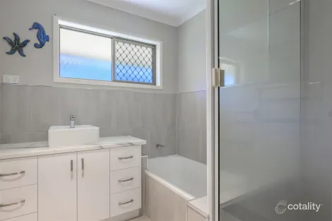 Property photo of 62 J Hickey Avenue Clinton QLD 4680