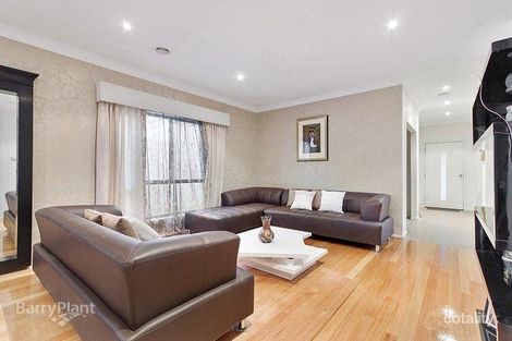 Property photo of 86 Meridian Circuit Berwick VIC 3806