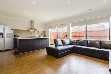 Property photo of 5 Eminence Drive Cranbourne West VIC 3977