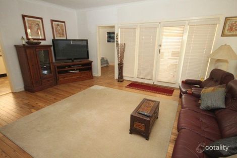 Property photo of 33 Plumpton Road Kooringal NSW 2650