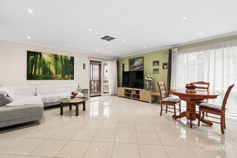 Property photo of 6 Harvey Place Endeavour Hills VIC 3802